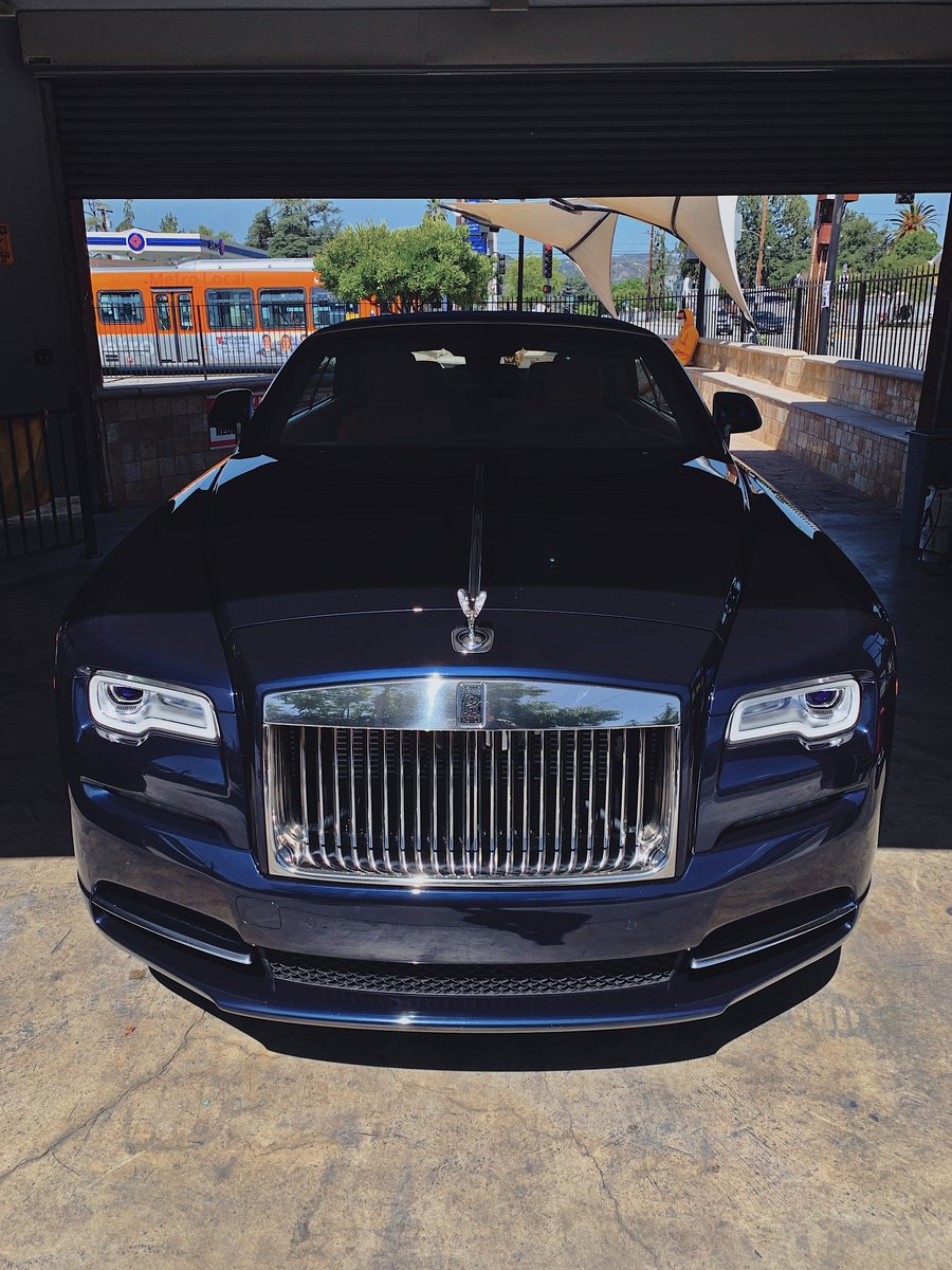 Blue Rolls-Royce Wraith at Fair Oaks Car Wash in Altadena